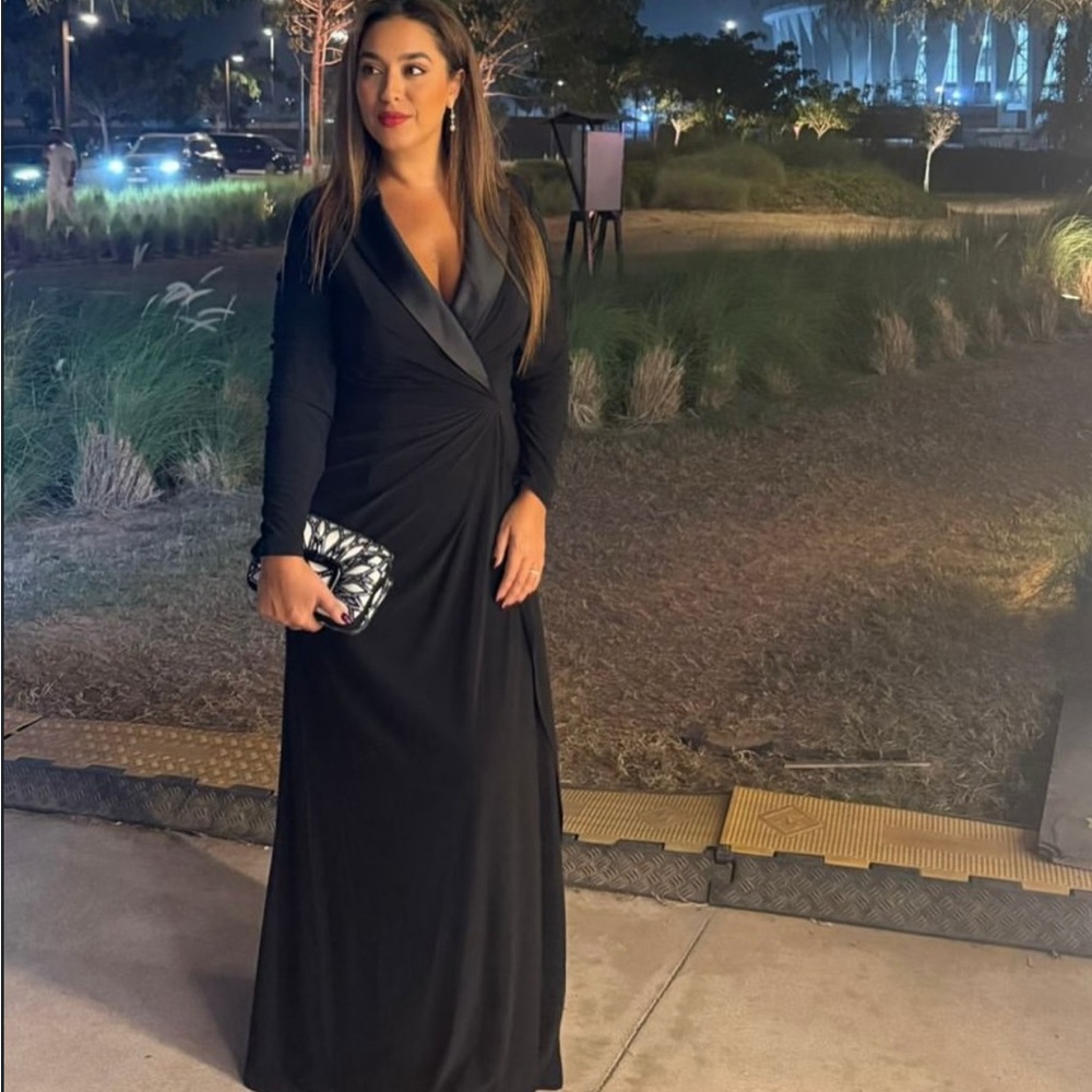 Adrianna Papell Black Long Sleeve Jersey Evening Gown NWT SZ 2 MODEST MOB GALA